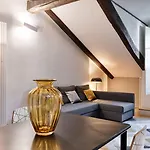 Guesthost - Stylish In The Heart Of Appartement