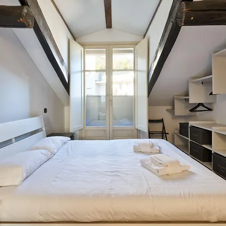 Guesthost - Stylish In The Heart Of * טורינו