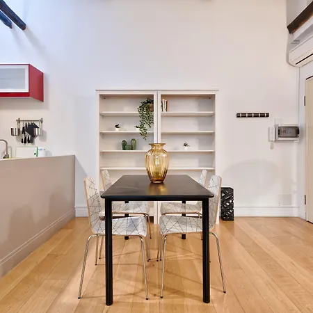 Guesthost - Stylish In The Heart Of דירה *