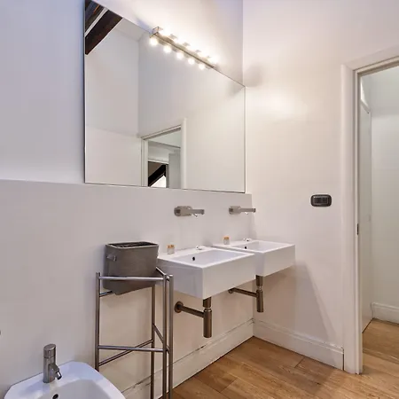 Guesthost - Stylish In The Heart Of Torino