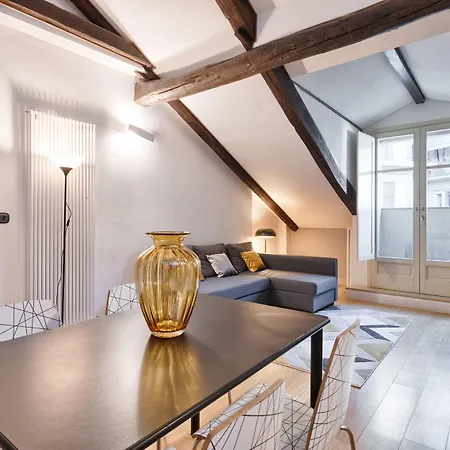 דירה Guesthost - Stylish In The Heart Of