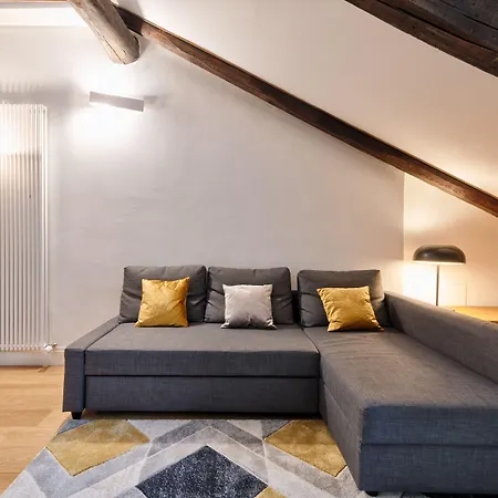 Guesthost - Stylish In The Heart Of