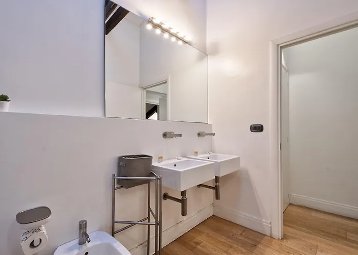 Guesthost - Stylish In The Heart Of Turín