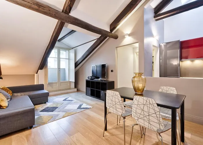 Guesthost - Stylish In The Heart Of Apartment Turin