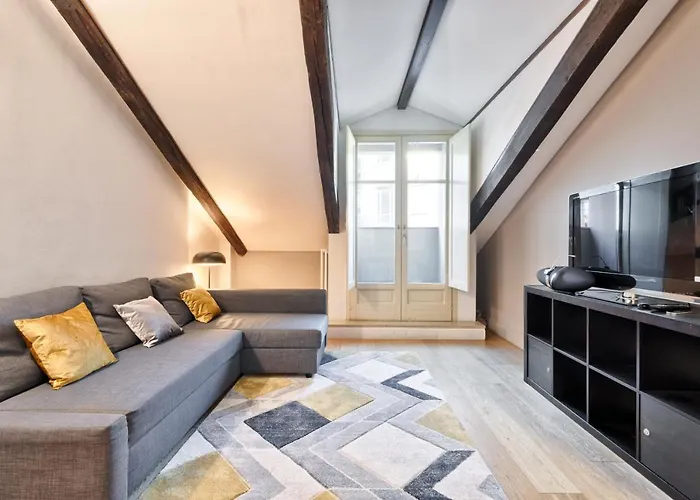 Guesthost - Stylish In The Heart Of